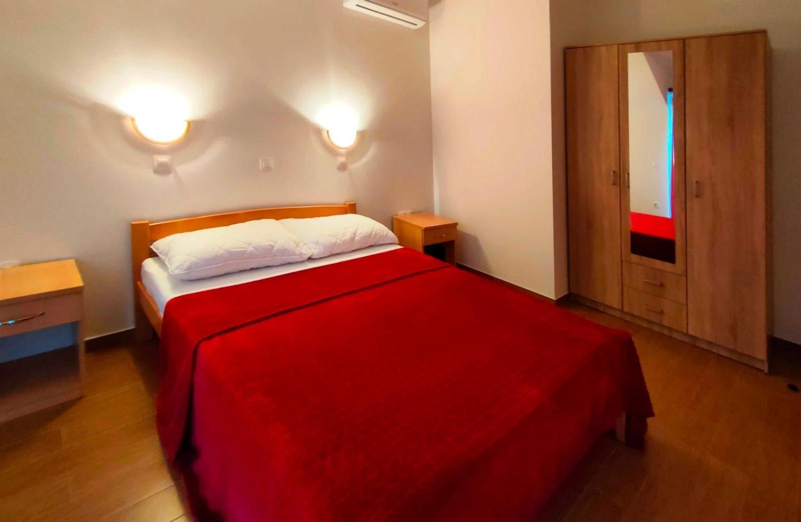 Apartments Zova 梅杜林 外观 照片