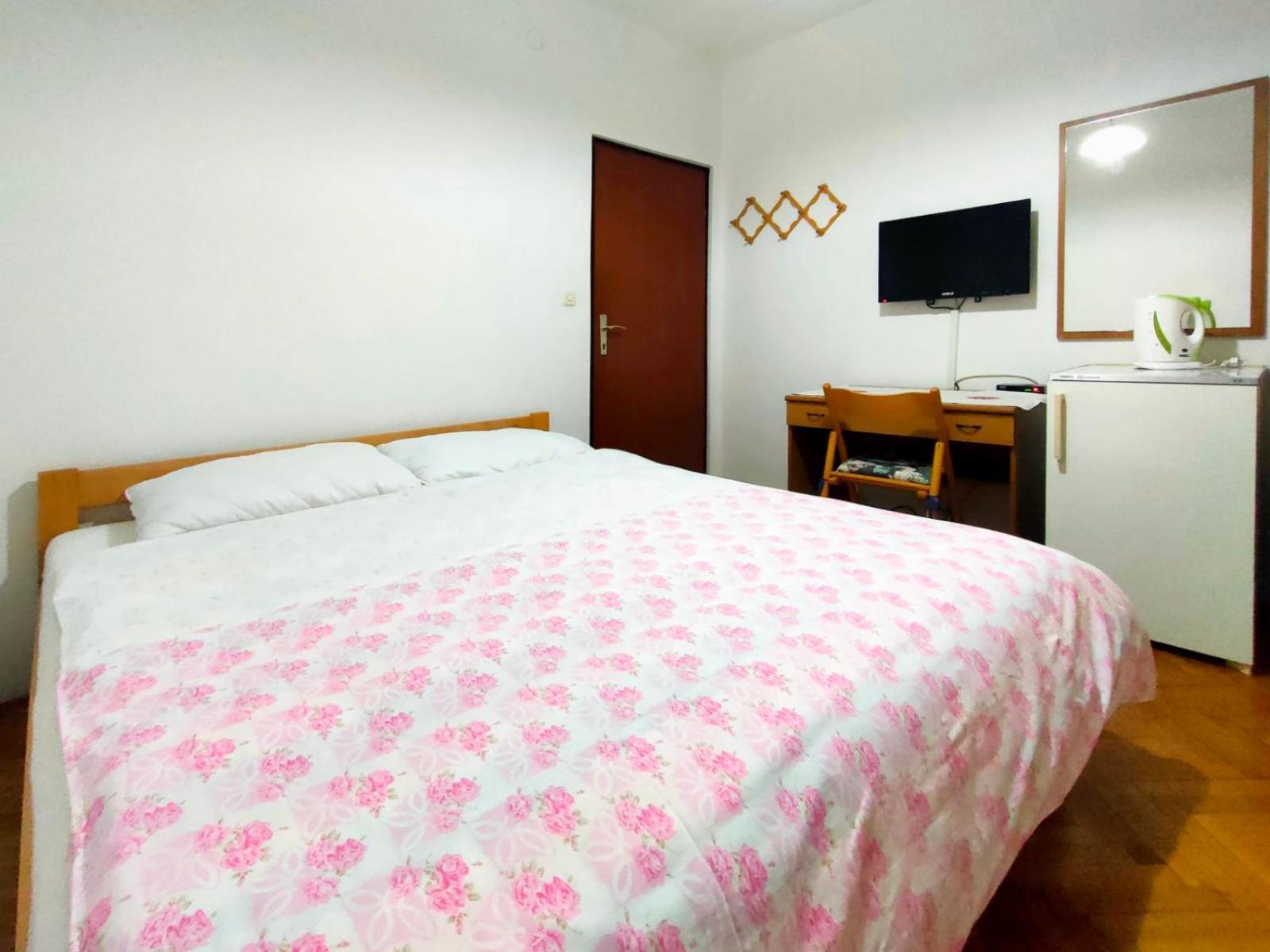 Apartments Zova 梅杜林 外观 照片