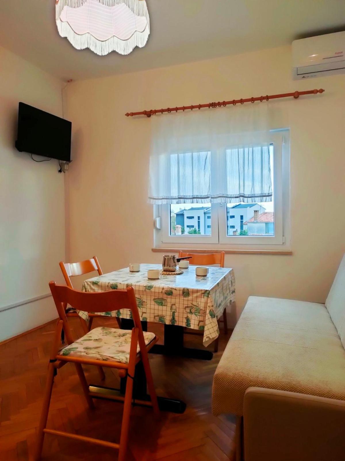 Apartments Zova 梅杜林 外观 照片