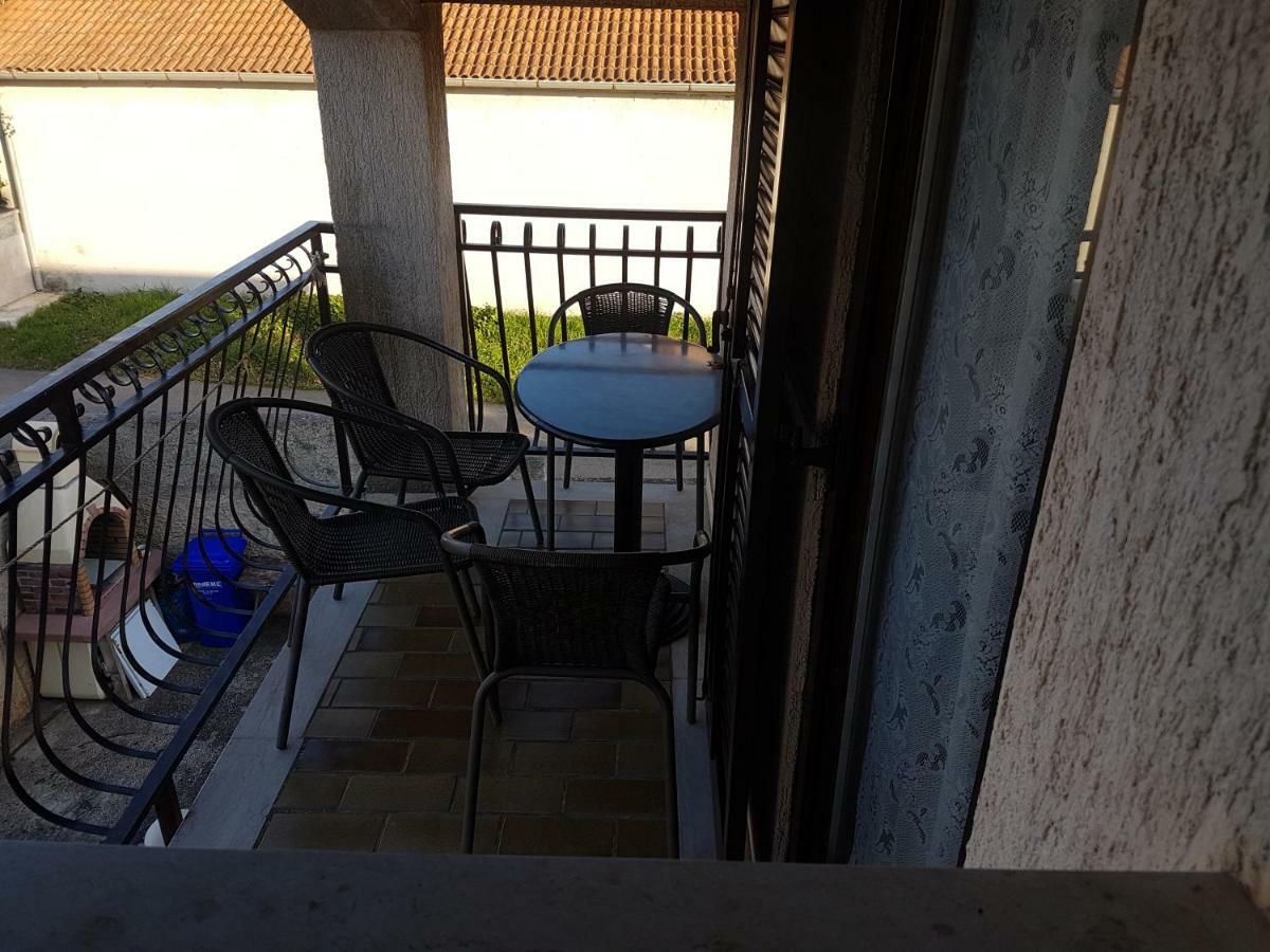Apartments Zova 梅杜林 外观 照片