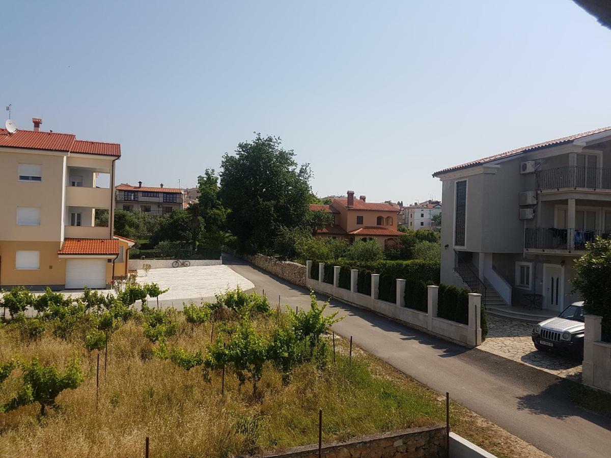 Apartments Zova 梅杜林 外观 照片