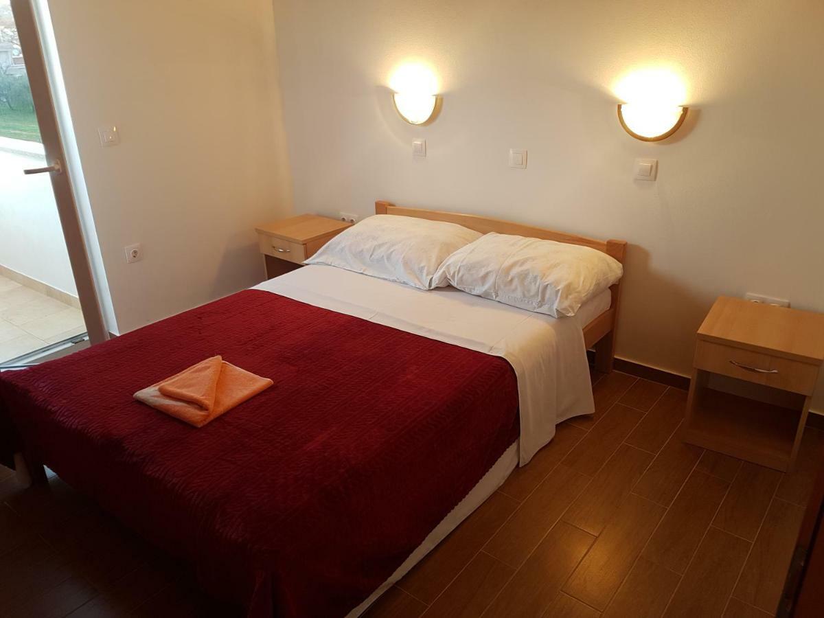 Apartments Zova 梅杜林 外观 照片