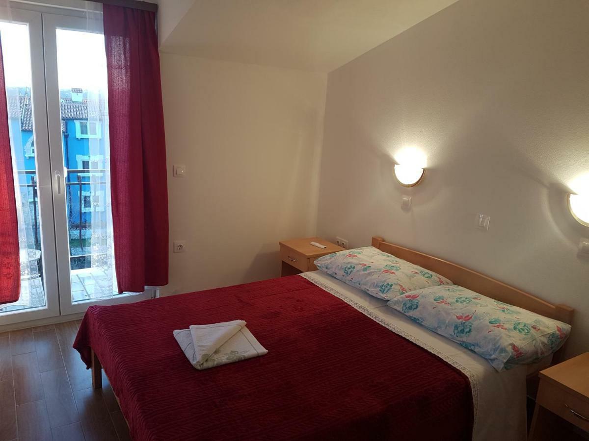 Apartments Zova 梅杜林 外观 照片